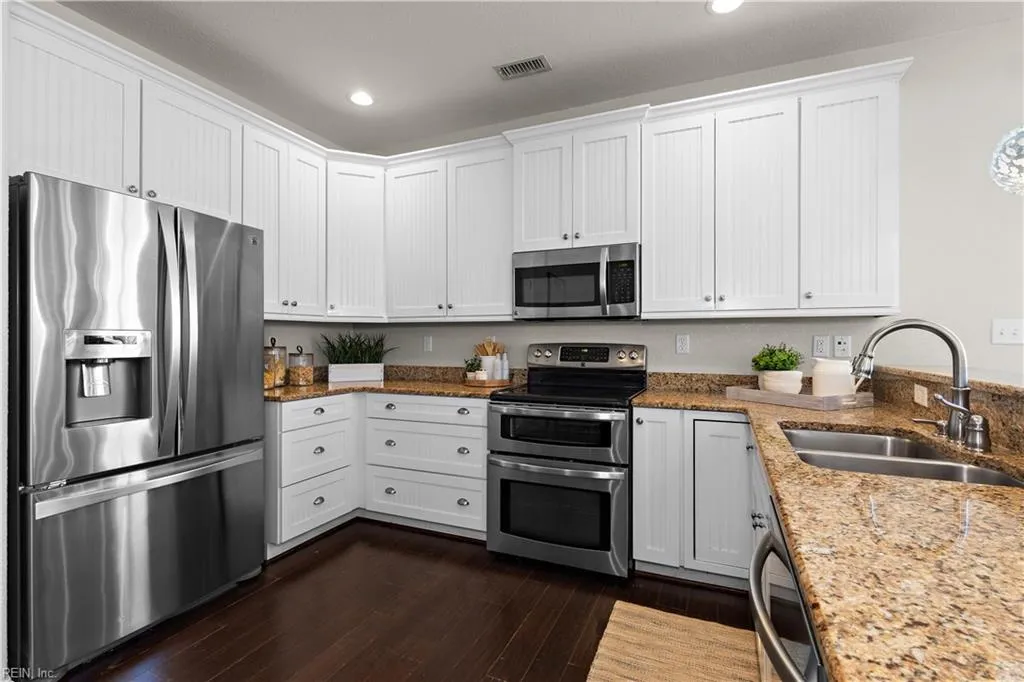 Virginia Beach, Virginia 23456, United States, 4 Bedrooms Bedrooms, ,3 BathroomsBathrooms,Residential,Active,96111