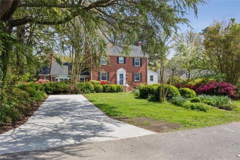 24 Holly DR Newport News VA 23601