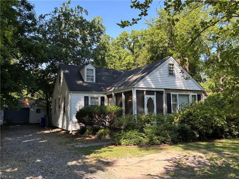 Photo of 6101 Roanoke Avenue, Newport News, VA 23605 (MLS # 10635688)