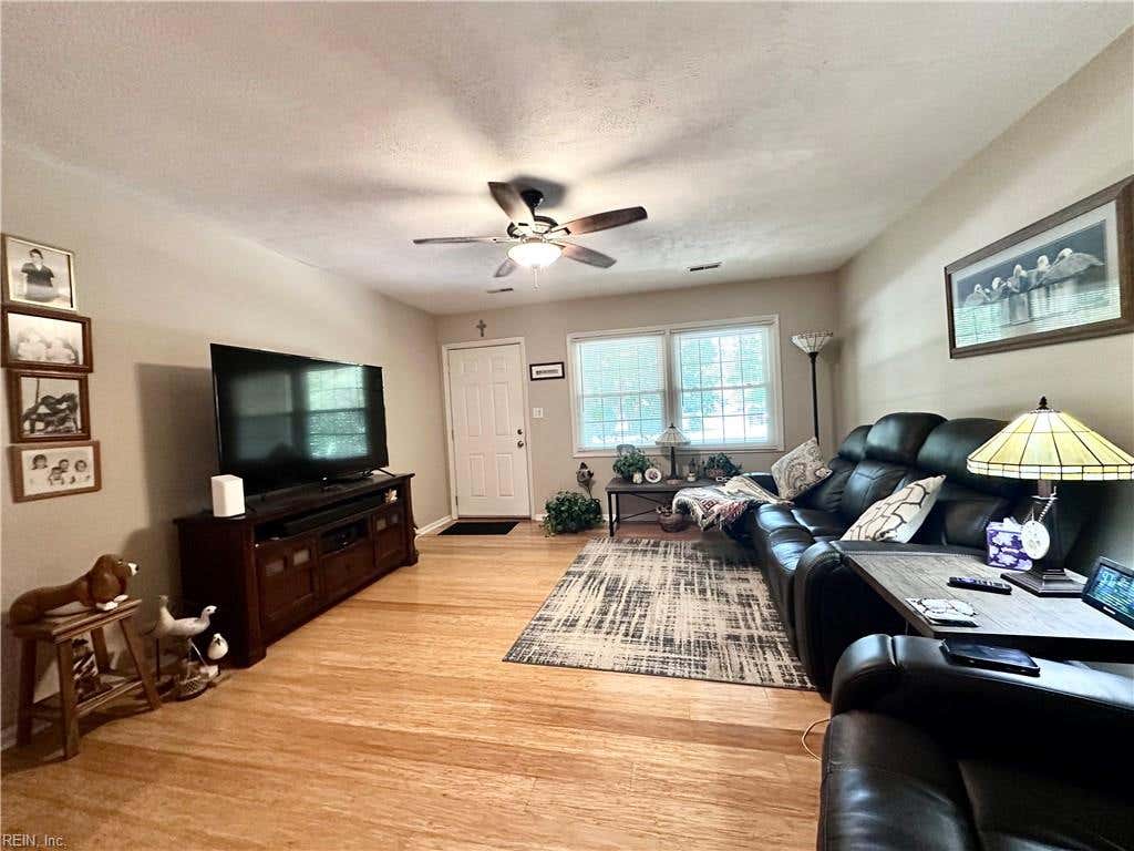 Photo of 1708 Seaford Road, Seaford, VA 23696 (MLS # 10642972)