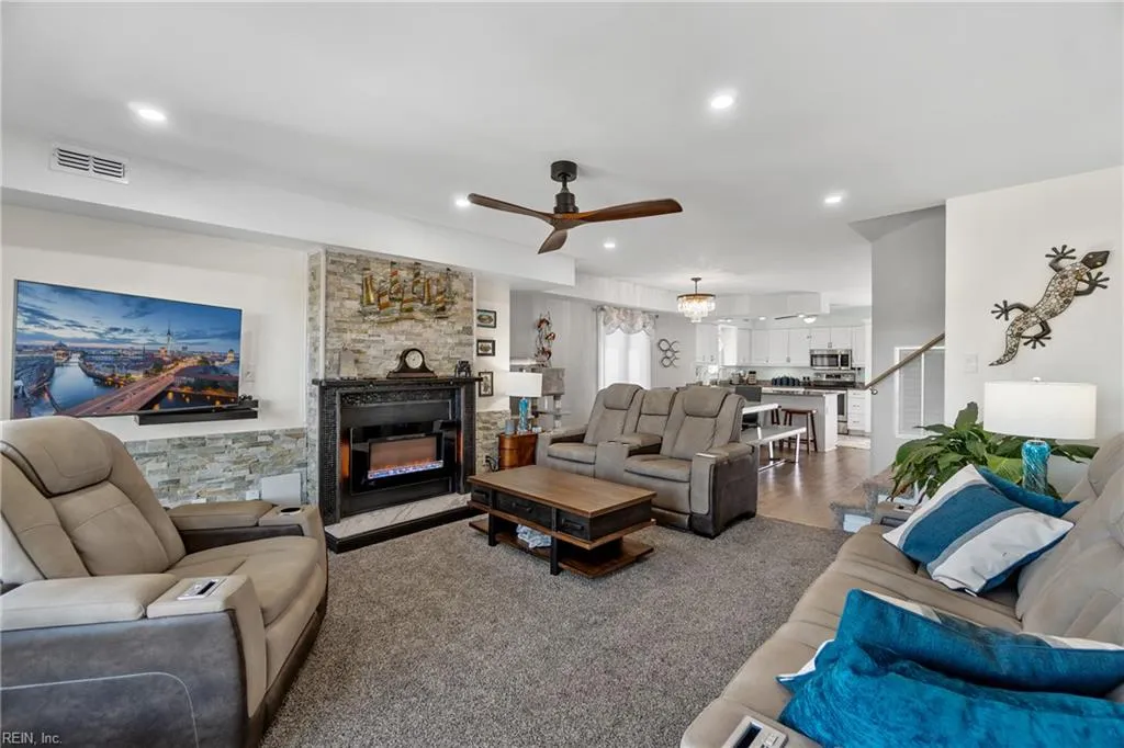 Virginia Beach, Virginia 23455, United States, 3 Bedrooms Bedrooms, ,4 BathroomsBathrooms,Residential,Active,97739