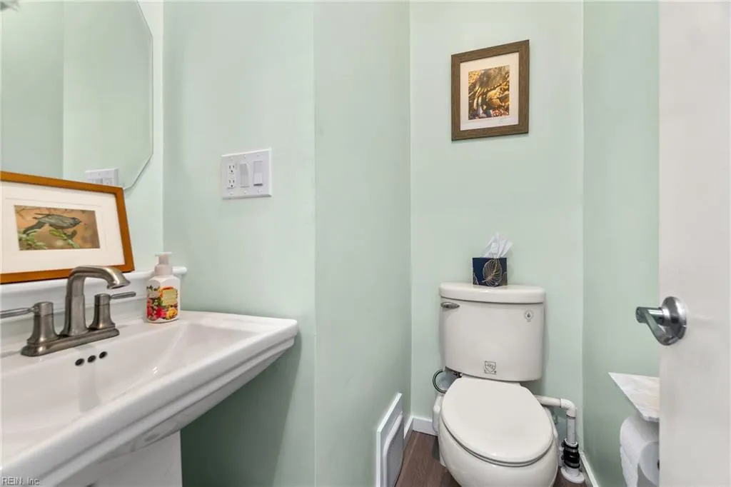 Virginia Beach, Virginia 23455, United States, 3 Bedrooms Bedrooms, ,4 BathroomsBathrooms,Residential,Active,97739