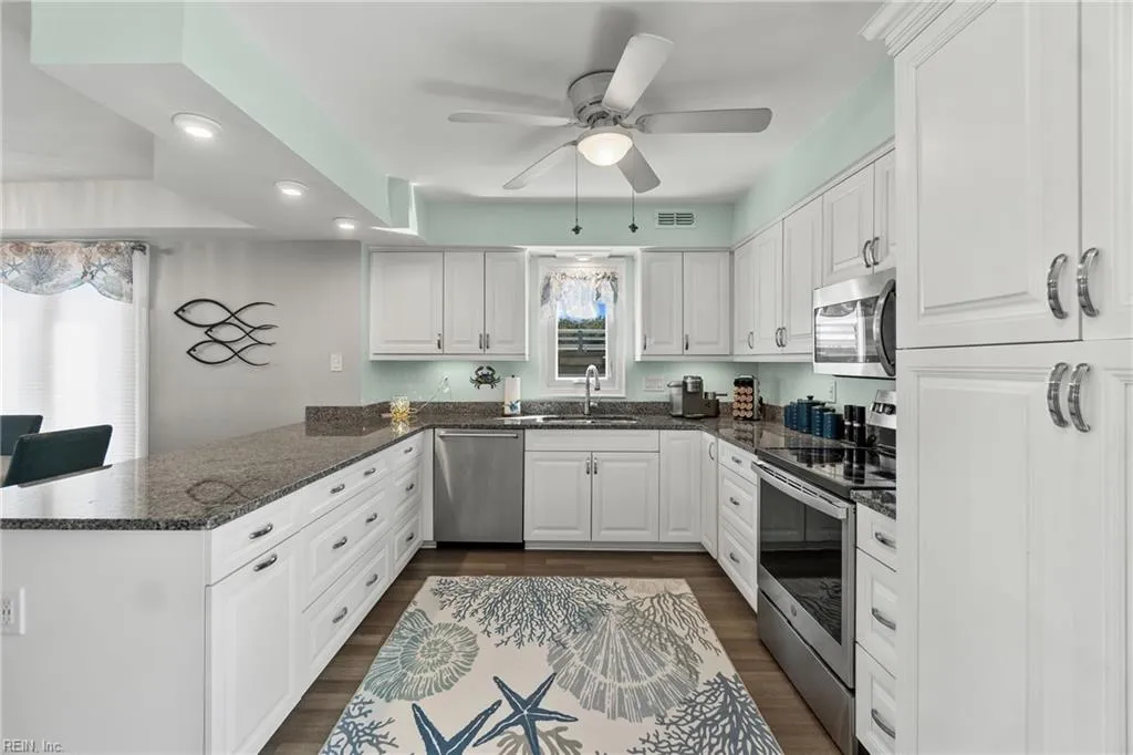 Virginia Beach, Virginia 23455, United States, 3 Bedrooms Bedrooms, ,4 BathroomsBathrooms,Residential,Active,97739