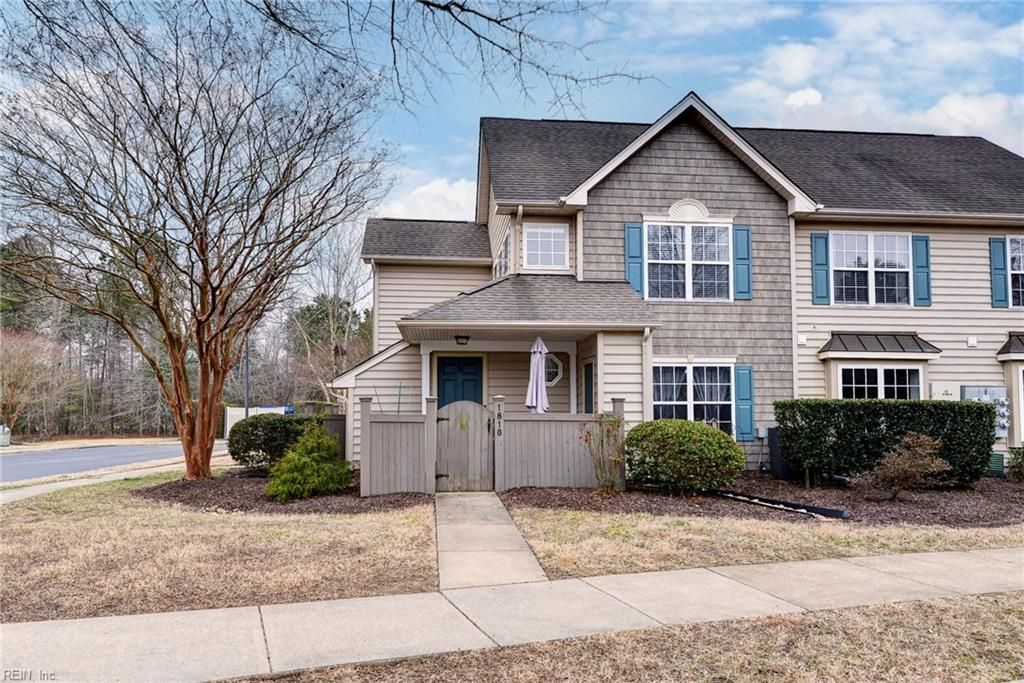 Photo of 1810 Duntrune Glen, Williamsburg, VA 23188 (MLS # 10630348)