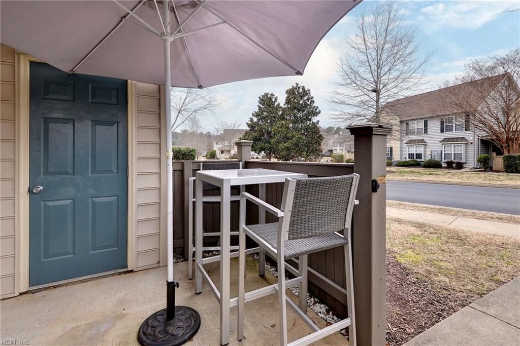 Photo of 1810 Duntrune Glen, Williamsburg, VA 23188 (MLS # 10630348)