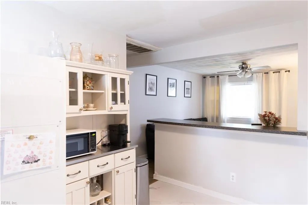 Virginia Beach, Virginia 23454, United States, 2 Bedrooms Bedrooms, ,1 BathroomBathrooms,Residential,Active,239777