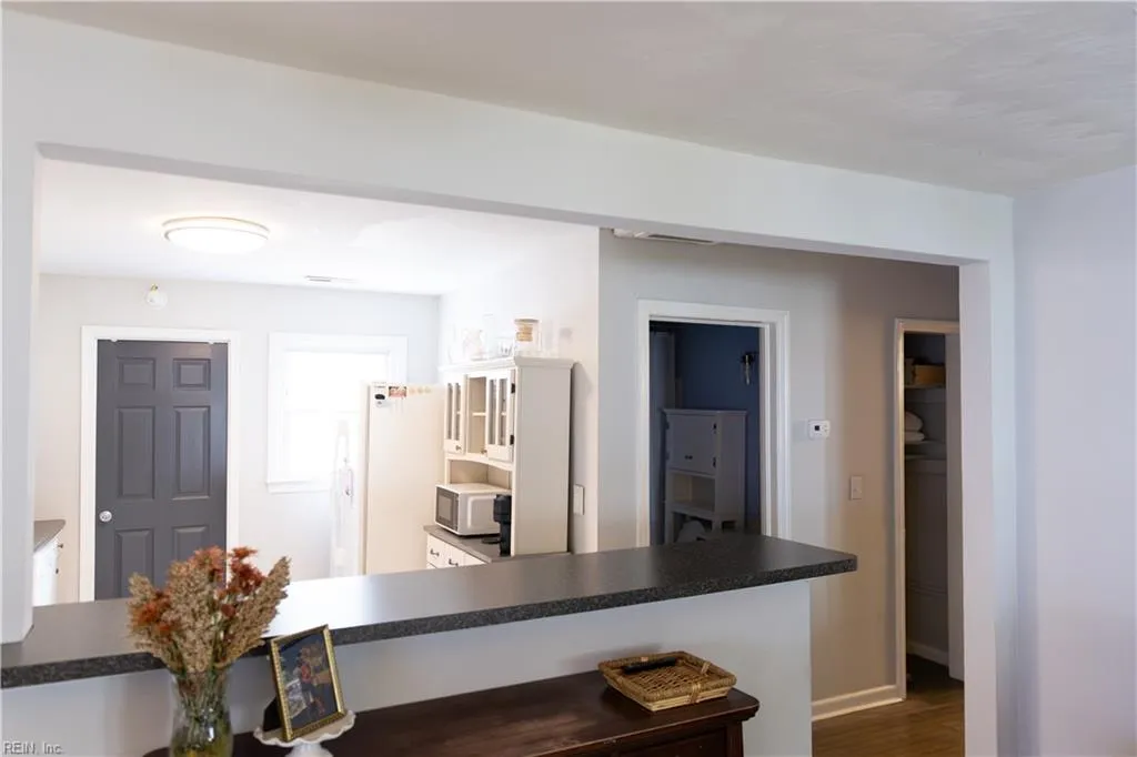 Virginia Beach, Virginia 23454, United States, 2 Bedrooms Bedrooms, ,1 BathroomBathrooms,Residential,Active,239777