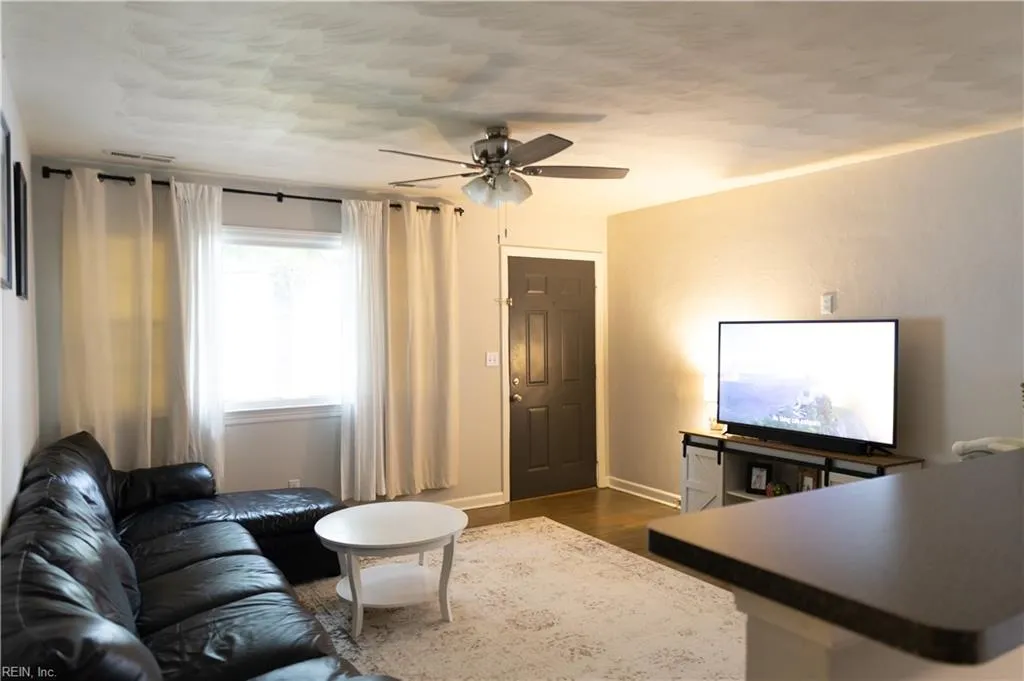 Virginia Beach, Virginia 23454, United States, 2 Bedrooms Bedrooms, ,1 BathroomBathrooms,Residential,Active,239777