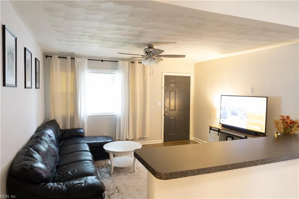 Virginia Beach, Virginia 23454, United States, 2 Bedrooms Bedrooms, ,1 BathroomBathrooms,Residential,Active,239777