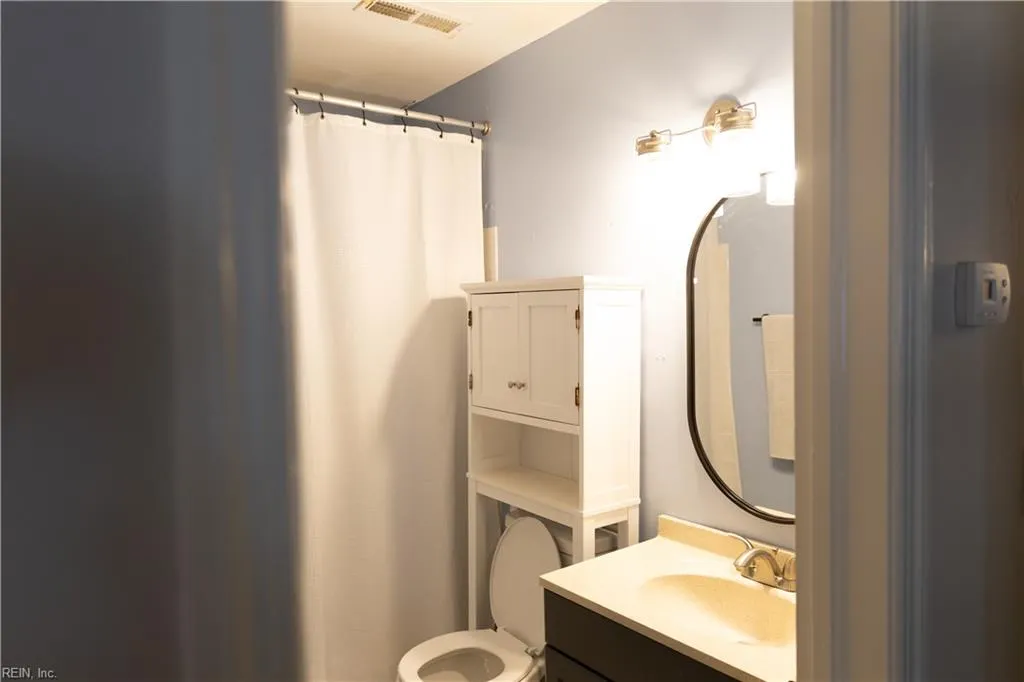 Virginia Beach, Virginia 23454, United States, 2 Bedrooms Bedrooms, ,1 BathroomBathrooms,Residential,Active,239777