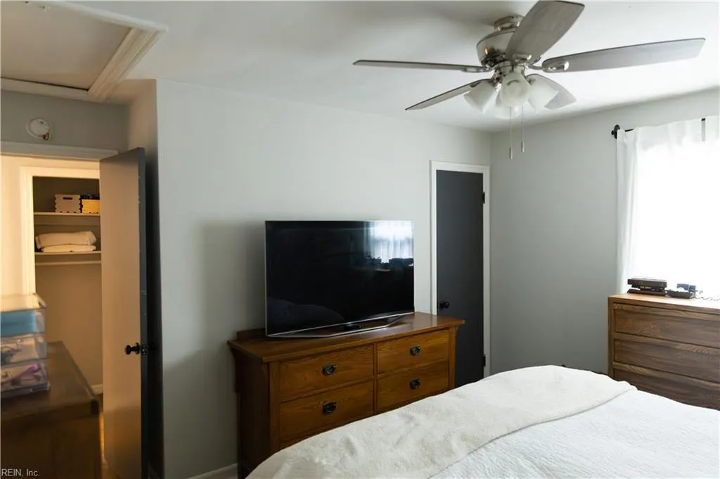 Virginia Beach, Virginia 23454, United States, 2 Bedrooms Bedrooms, ,1 BathroomBathrooms,Residential,Active,239777