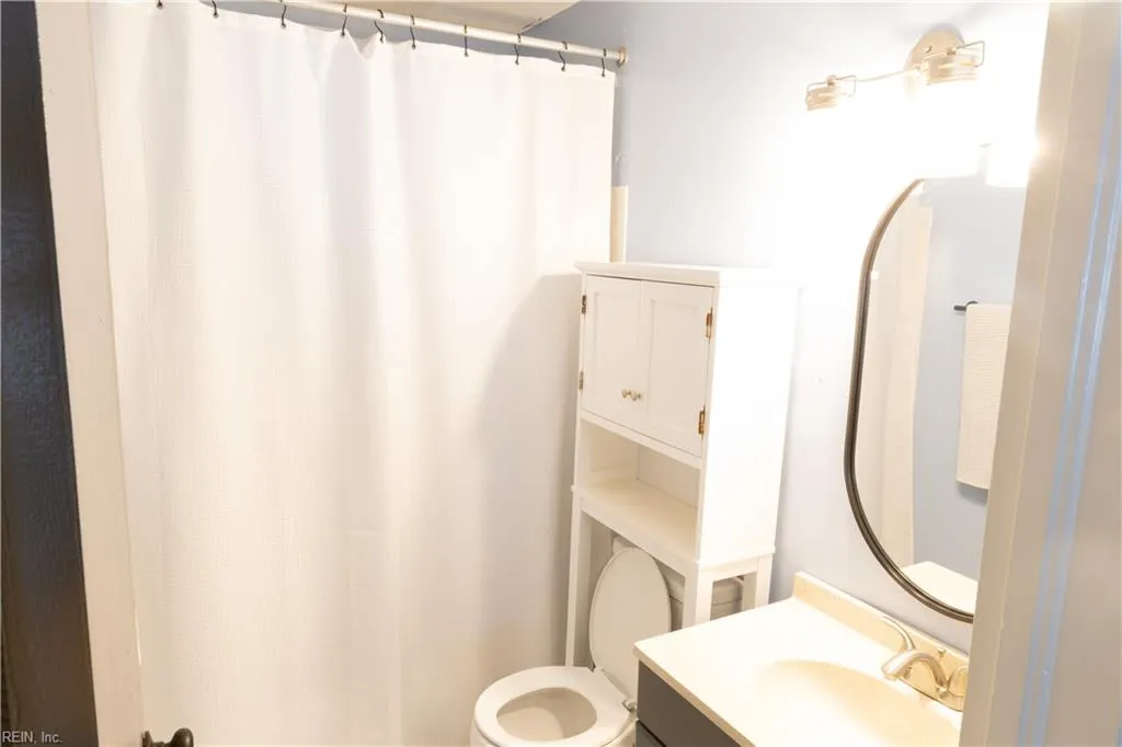 Virginia Beach, Virginia 23454, United States, 2 Bedrooms Bedrooms, ,1 BathroomBathrooms,Residential,Active,239777