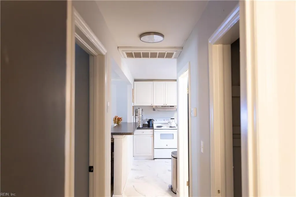 Virginia Beach, Virginia 23454, United States, 2 Bedrooms Bedrooms, ,1 BathroomBathrooms,Residential,Active,239777