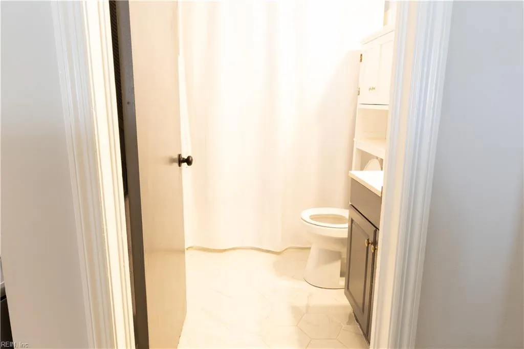 Virginia Beach, Virginia 23454, United States, 2 Bedrooms Bedrooms, ,1 BathroomBathrooms,Residential,Active,239777