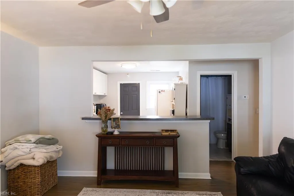 Virginia Beach, Virginia 23454, United States, 2 Bedrooms Bedrooms, ,1 BathroomBathrooms,Residential,Active,239777