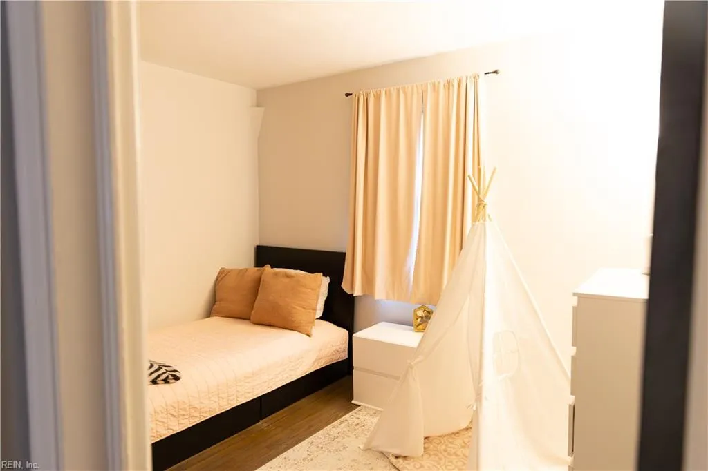 Virginia Beach, Virginia 23454, United States, 2 Bedrooms Bedrooms, ,1 BathroomBathrooms,Residential,Active,239777