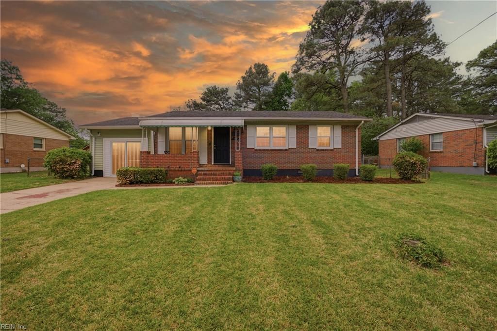 Photo of 1117 Warfield Drive, Portsmouth, VA 23701 (MLS # 10631840)