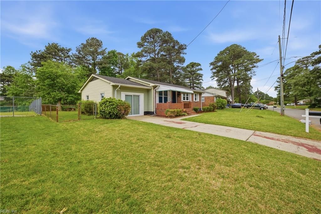 Photo of 1117 Warfield Drive, Portsmouth, VA 23701 (MLS # 10631840)