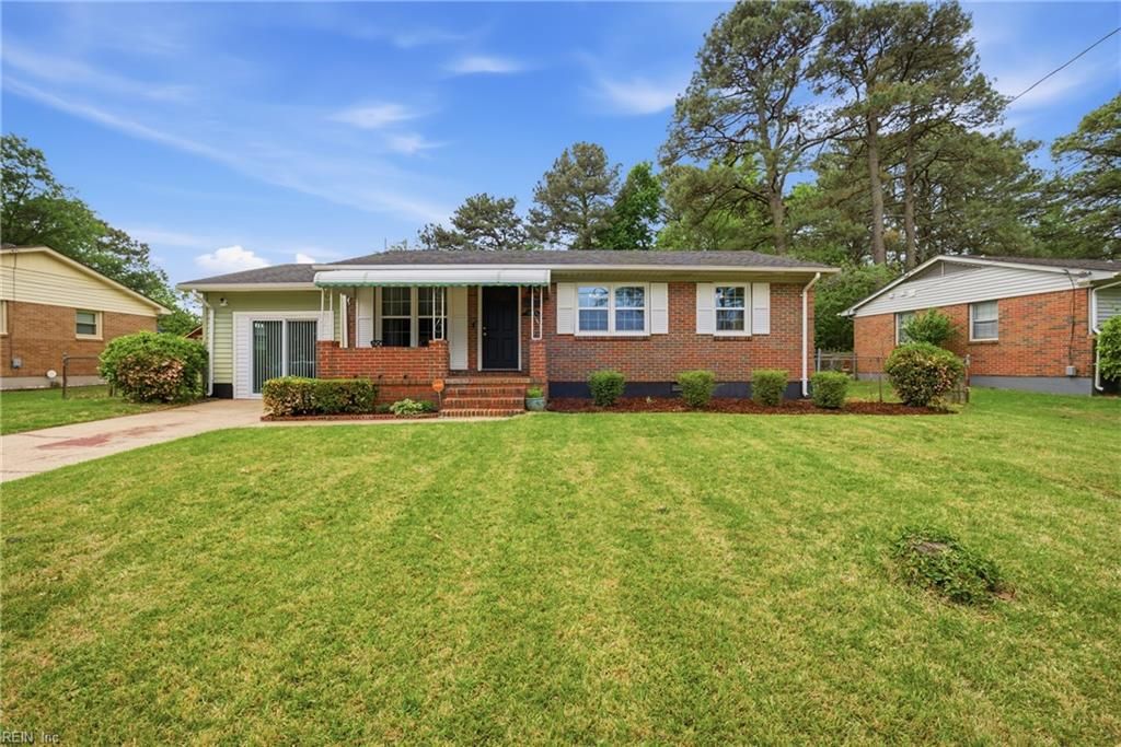 Photo of 1117 Warfield Drive, Portsmouth, VA 23701 (MLS # 10631840)