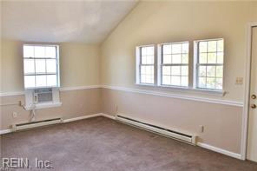Photo of 524 Wine Street #B, Hampton, VA 23669 (MLS # 10626371)