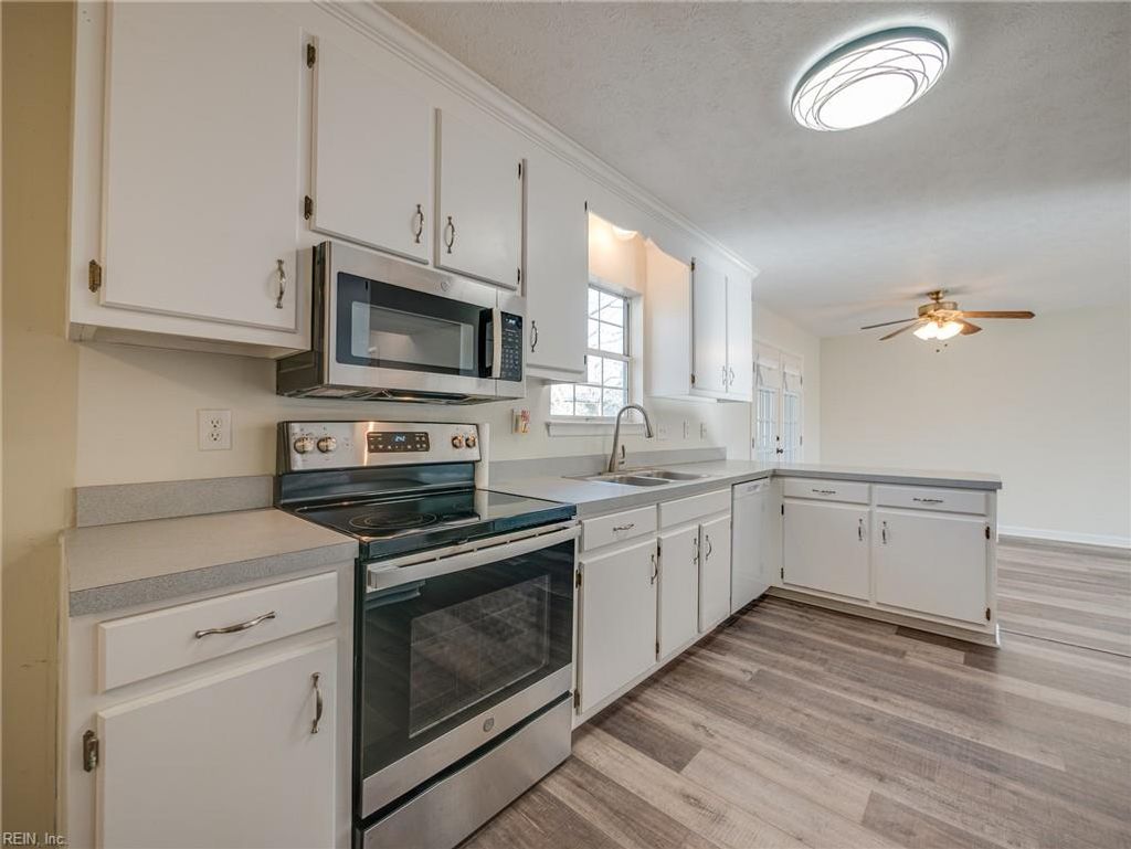 Photo of 115 Hudgins Farm Drive, Yorktown, VA 23692 (MLS # 10613796)