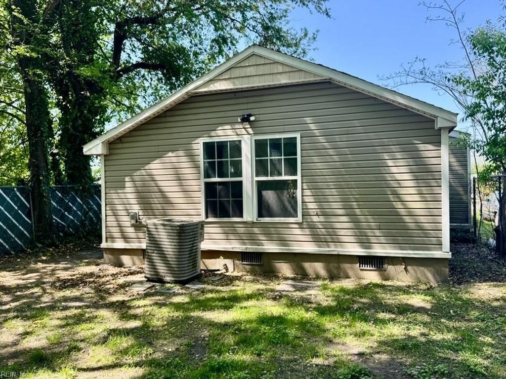 Photo of 2537 Staunton Avenue, Portsmouth, VA 23704 (MLS # 10632112)