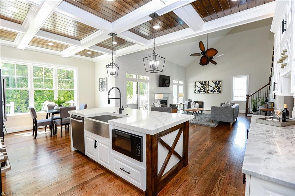 4396 Landfall DR