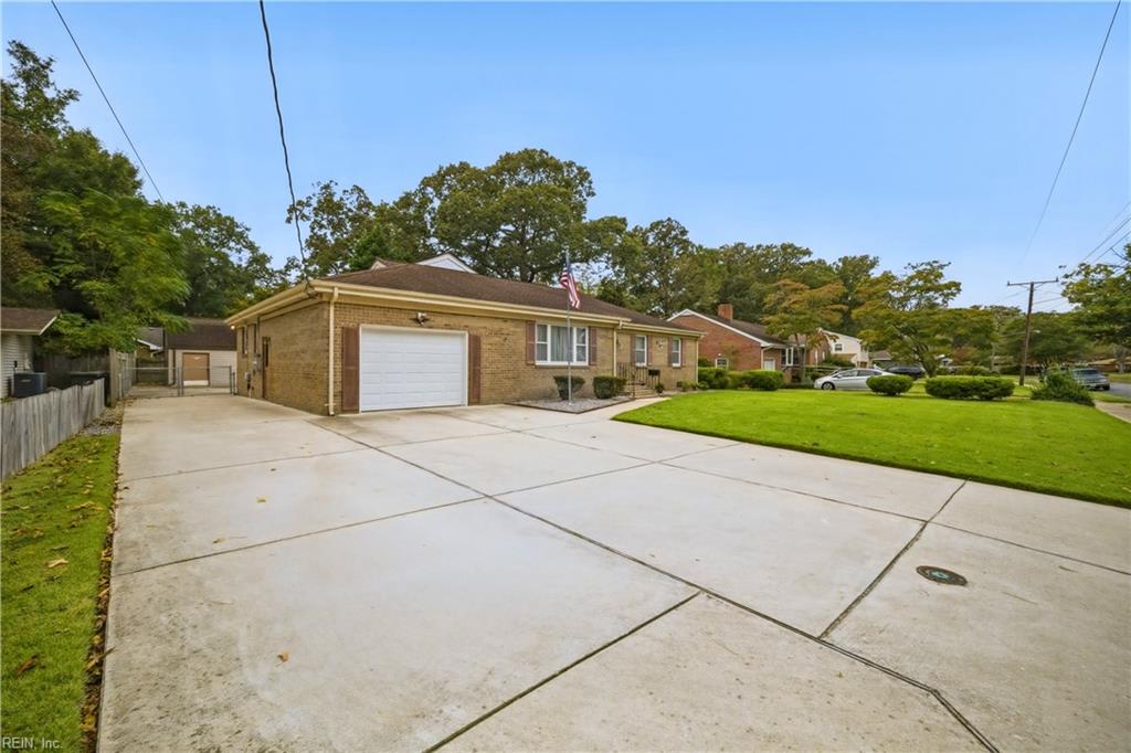 Photo of 1637 While Lane, Norfolk, VA 23518 (MLS # 10658470)