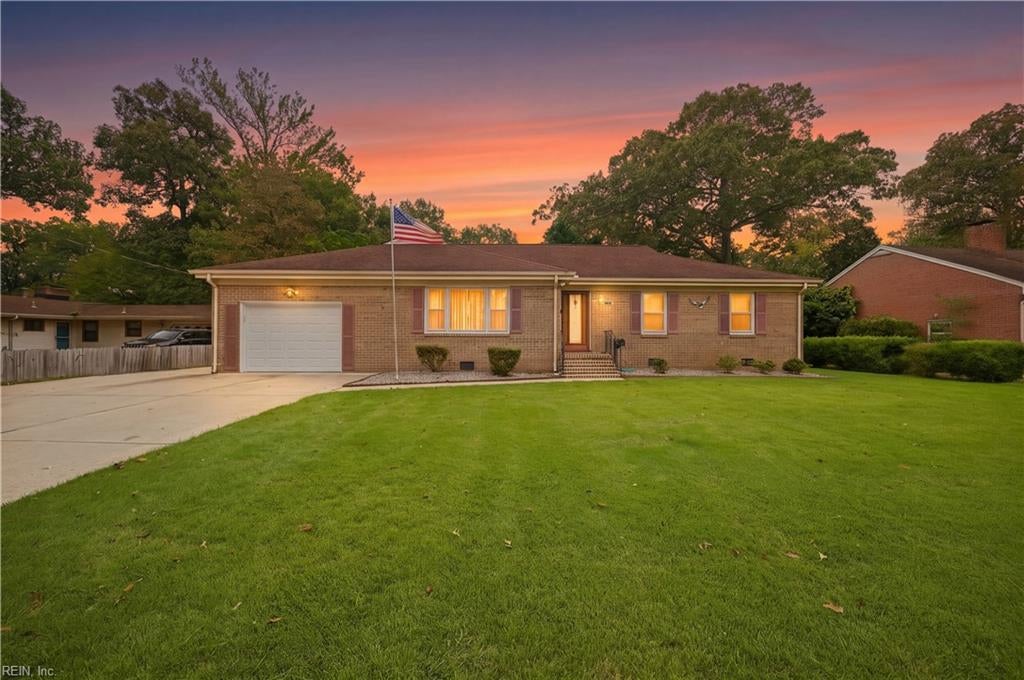 Photo of 1637 While Lane, Norfolk, VA 23518 (MLS # 10658470)