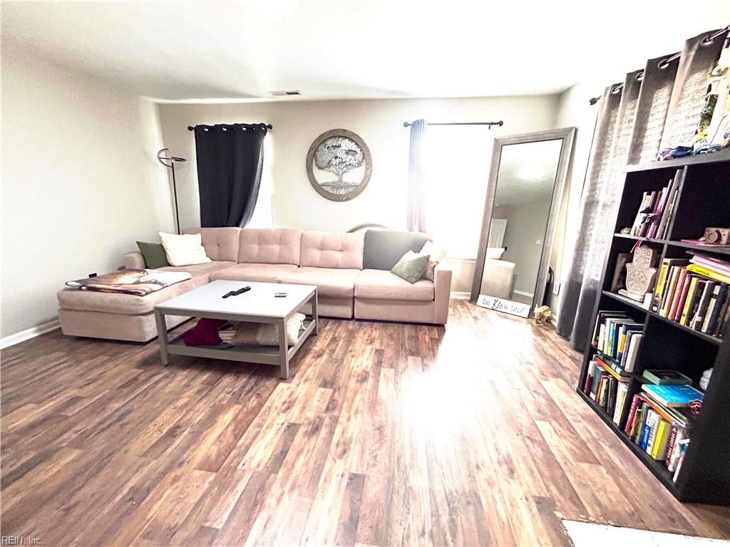 Photo of 1314 Summit Avenue, Portsmouth, VA 23704 (MLS # 10623200)