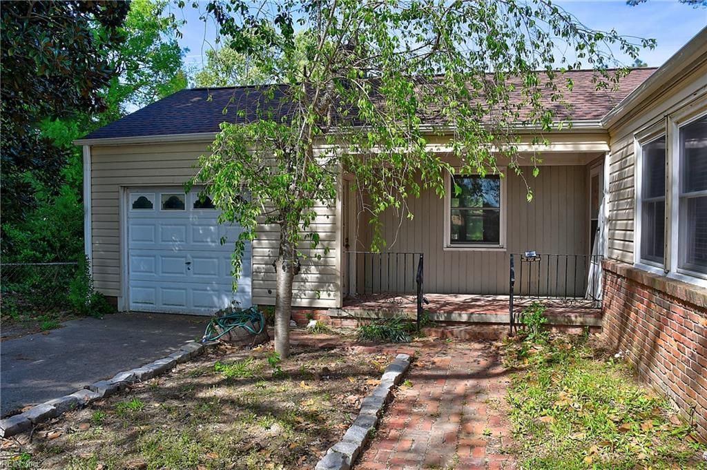 Photo of 4014 Heutte Dr Dr, Norfolk, VA 23518 (MLS # 10629218)