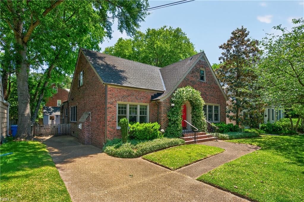 Photo of 1444 W Princess Anne Road, Norfolk, VA 23507 (MLS # 10635935)