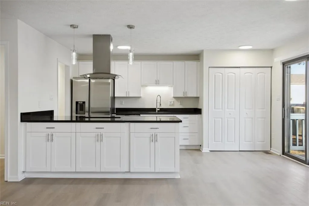 Hampton, Virginia 23666, United States, 3 Bedrooms Bedrooms, ,2 BathroomsBathrooms,Residential,Active,17342