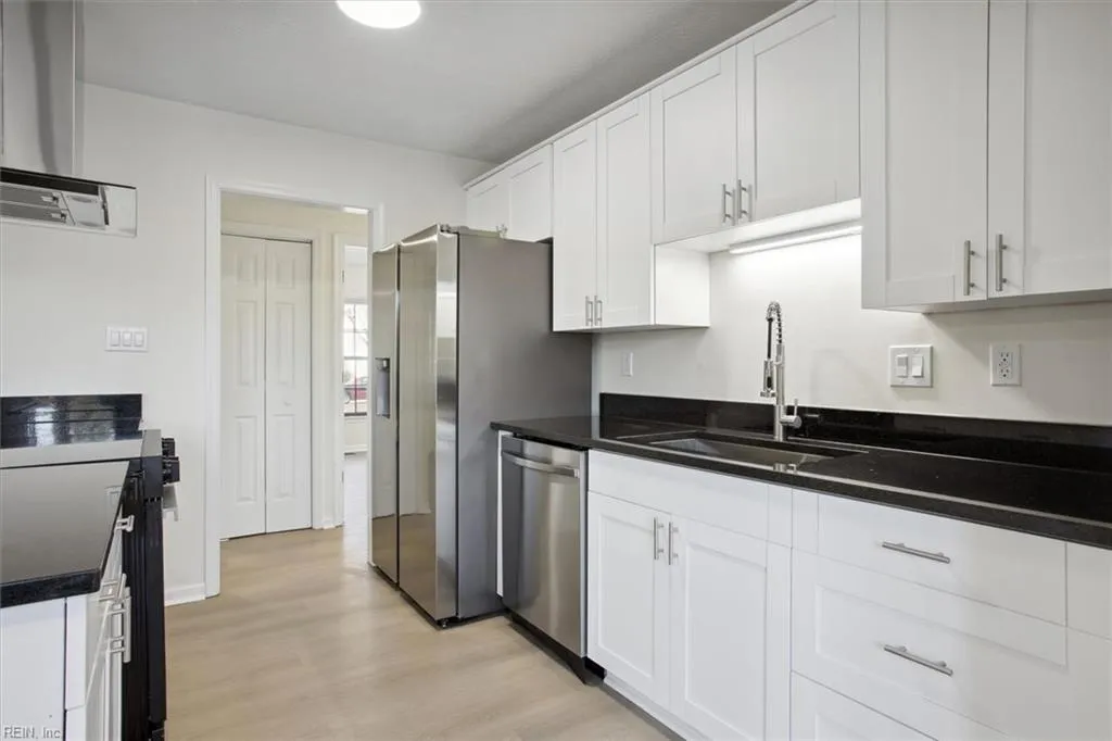 Hampton, Virginia 23666, United States, 3 Bedrooms Bedrooms, ,2 BathroomsBathrooms,Residential,Active,17342