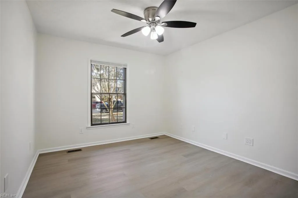 Hampton, Virginia 23666, United States, 3 Bedrooms Bedrooms, ,2 BathroomsBathrooms,Residential,Active,17342