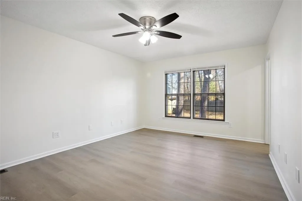 Hampton, Virginia 23666, United States, 3 Bedrooms Bedrooms, ,2 BathroomsBathrooms,Residential,Active,17342