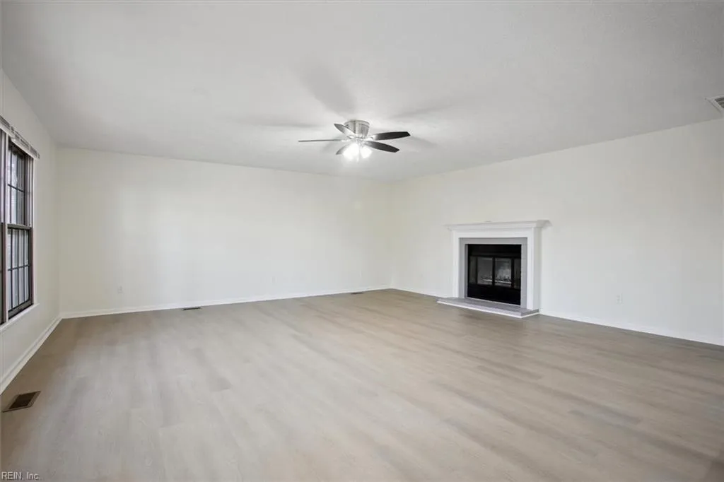 Hampton, Virginia 23666, United States, 3 Bedrooms Bedrooms, ,2 BathroomsBathrooms,Residential,Active,17342