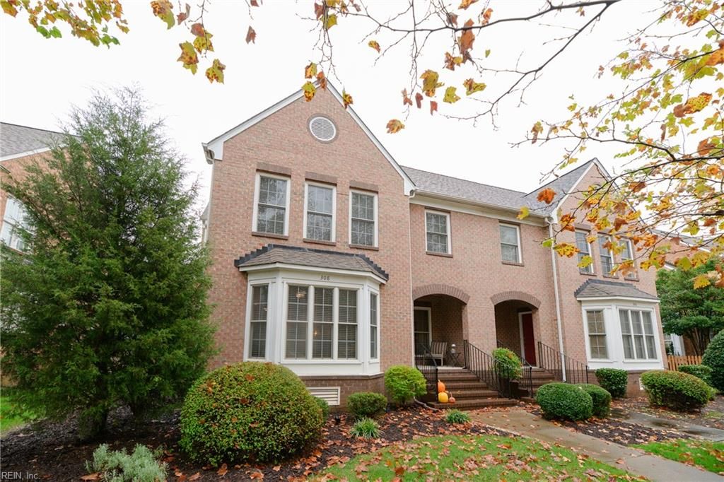 Photo of 308 Walt Whitman Avenue, Newport News, VA 23606 (MLS # 10608304)