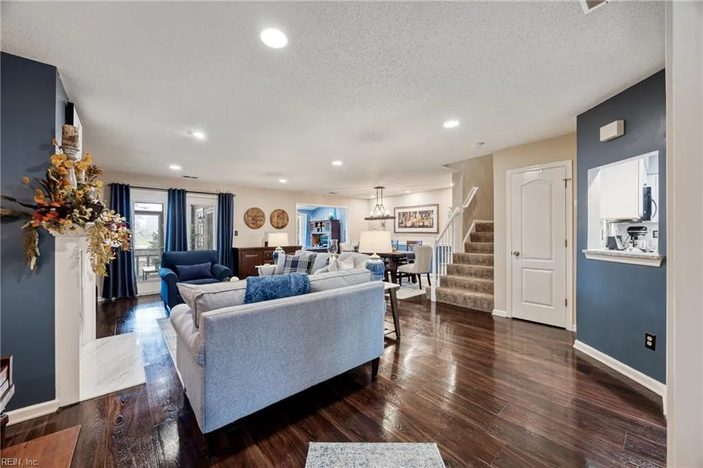 Chesapeake, Virginia 23320, United States, 3 Bedrooms Bedrooms, ,3 BathroomsBathrooms,Residential,Active,237709