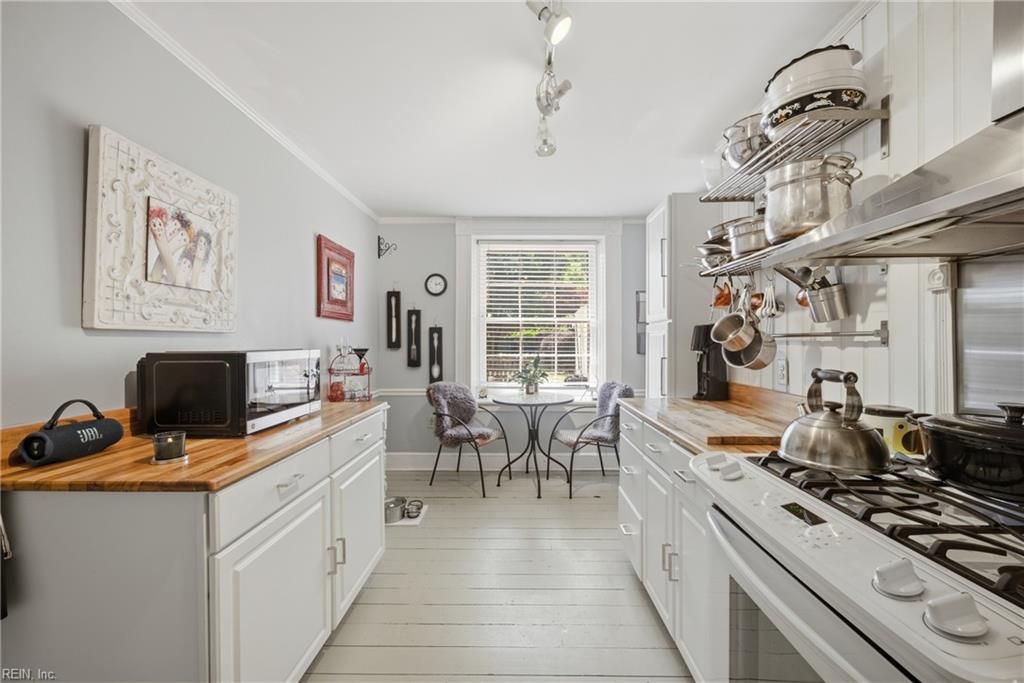 Photo of 422 Crawford Street, Portsmouth, VA 23704 (MLS # 10634914)
