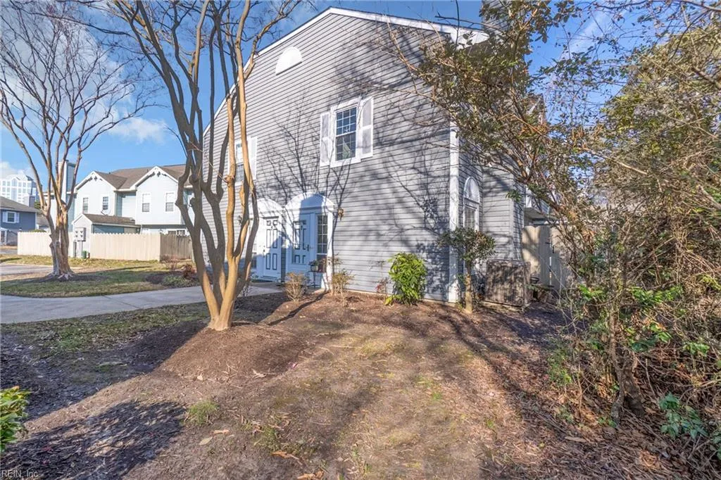 Virginia Beach, Virginia 23462, United States, 2 Bedrooms Bedrooms, ,3 BathroomsBathrooms,Residential,Pending,9254