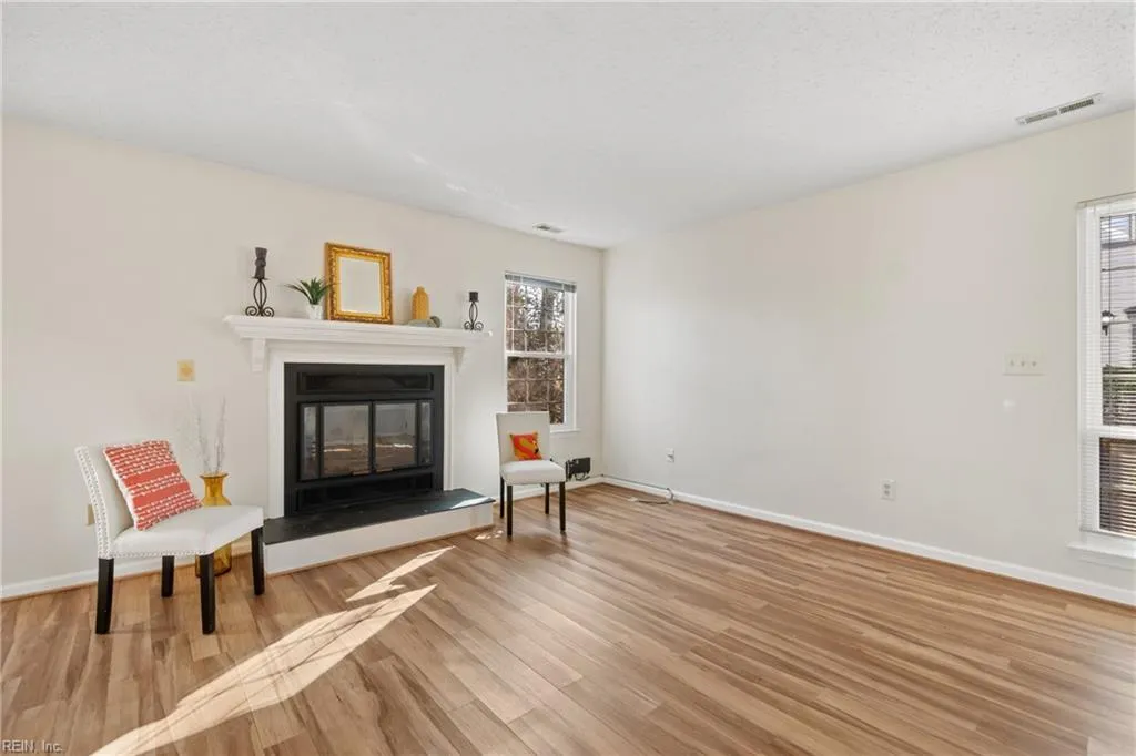 Virginia Beach, Virginia 23462, United States, 2 Bedrooms Bedrooms, ,3 BathroomsBathrooms,Residential,Pending,9254