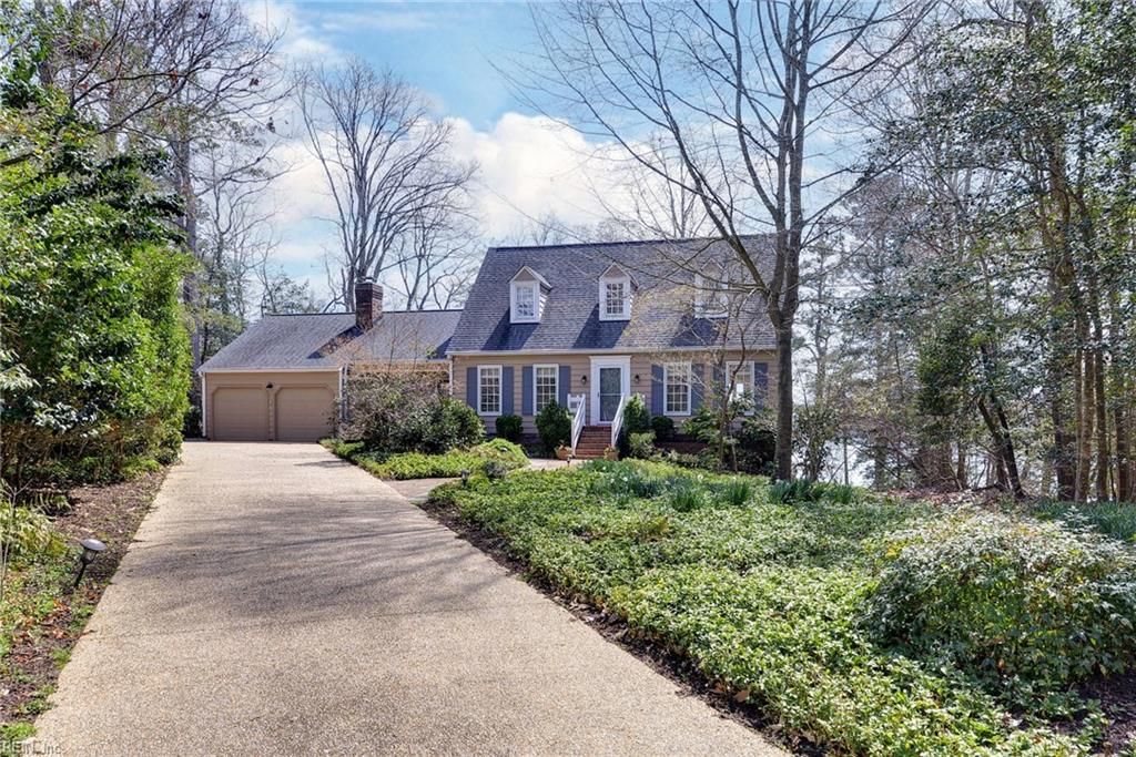 Photo of 124 Northpoint Drive, Williamsburg, VA 23185 (MLS # 10627536)