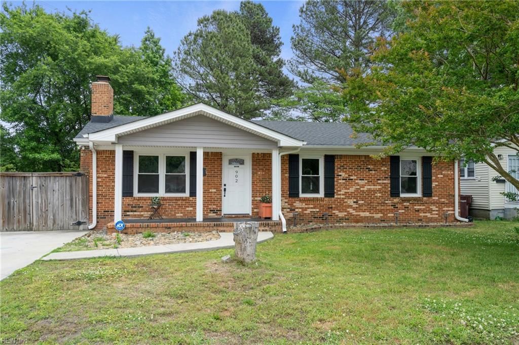 Photo of 902 Annette Street, Chesapeake, VA 23324 (MLS # 10634246)