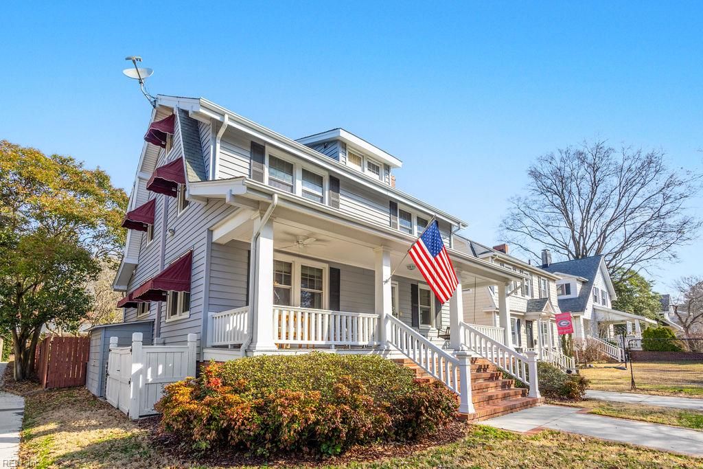 Photo of 1318 Brunswick Avenue, Norfolk, VA 23508 (MLS # 10624918)