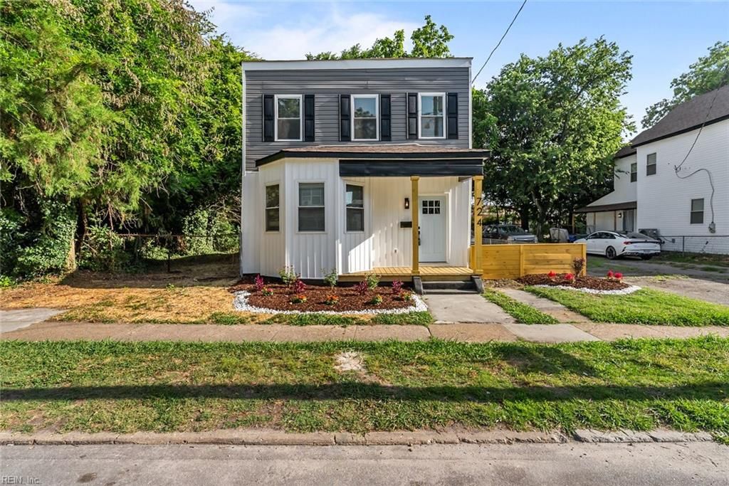 Photo of 724 C Avenue, Norfolk, VA 23504 (MLS # 10641011)