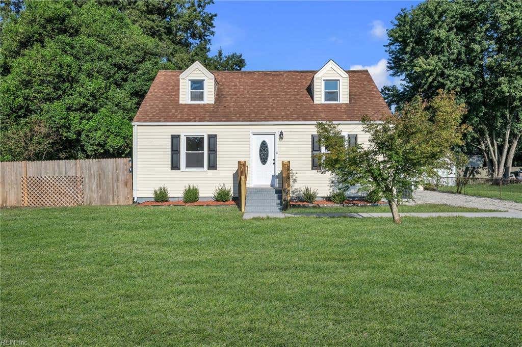 Photo of 9 Maurice Avenue, Portsmouth, VA 23701 (MLS # 10651108)