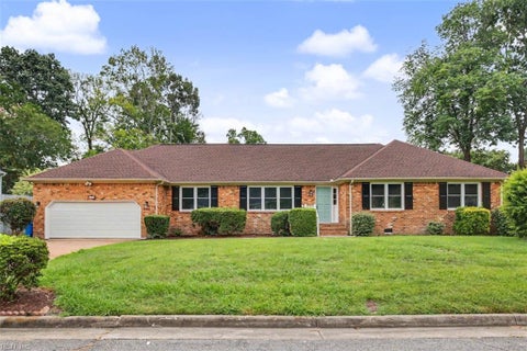 Photo of 904 Stockbridge Drive, Virginia Beach, VA 23464 (MLS # 10652443)