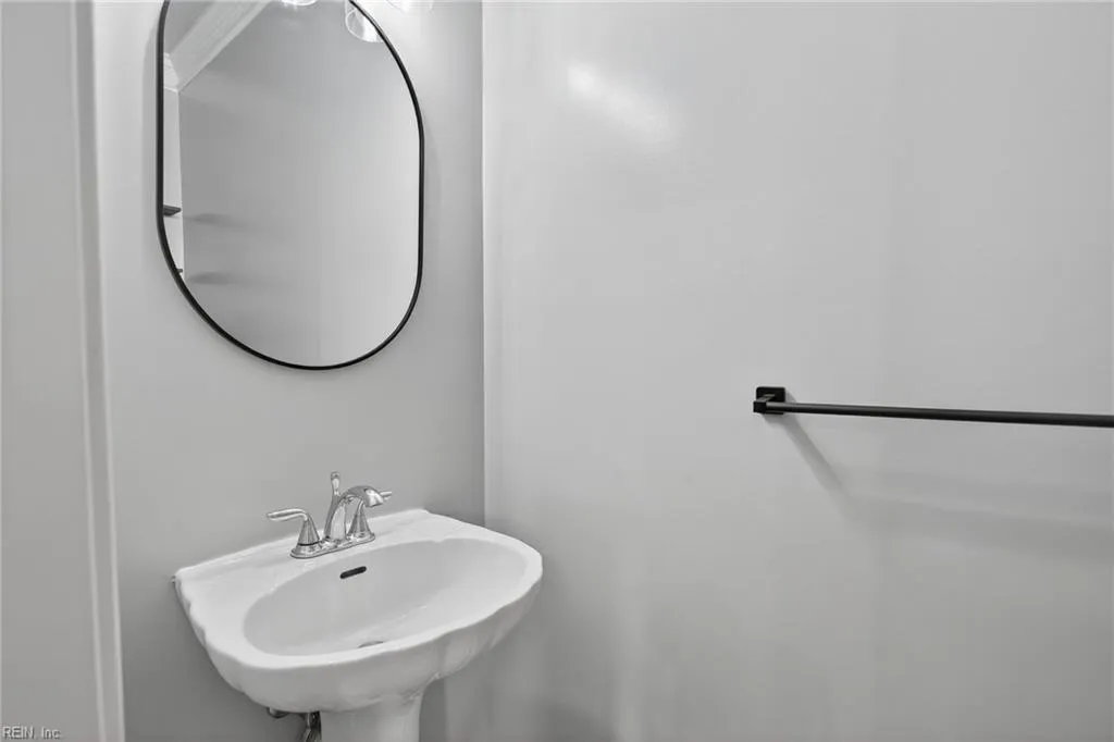 Smithfield, Virginia 23430, United States, 5 Bedrooms Bedrooms, ,3 BathroomsBathrooms,Residential,Active,207377