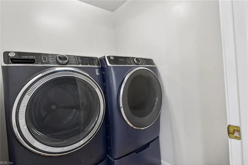 Smithfield, Virginia 23430, United States, 5 Bedrooms Bedrooms, ,3 BathroomsBathrooms,Residential,Active,207377